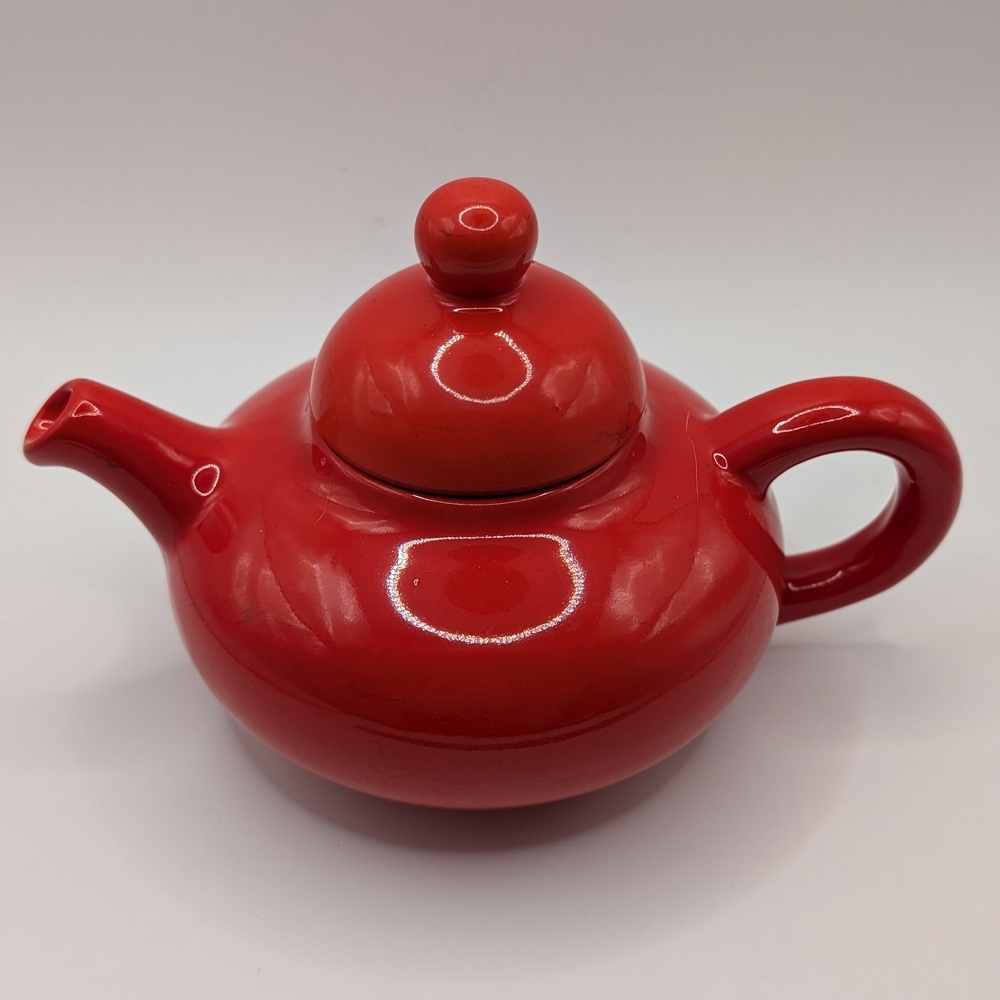 Vintage Hayhoe Flowerdale teapot. 